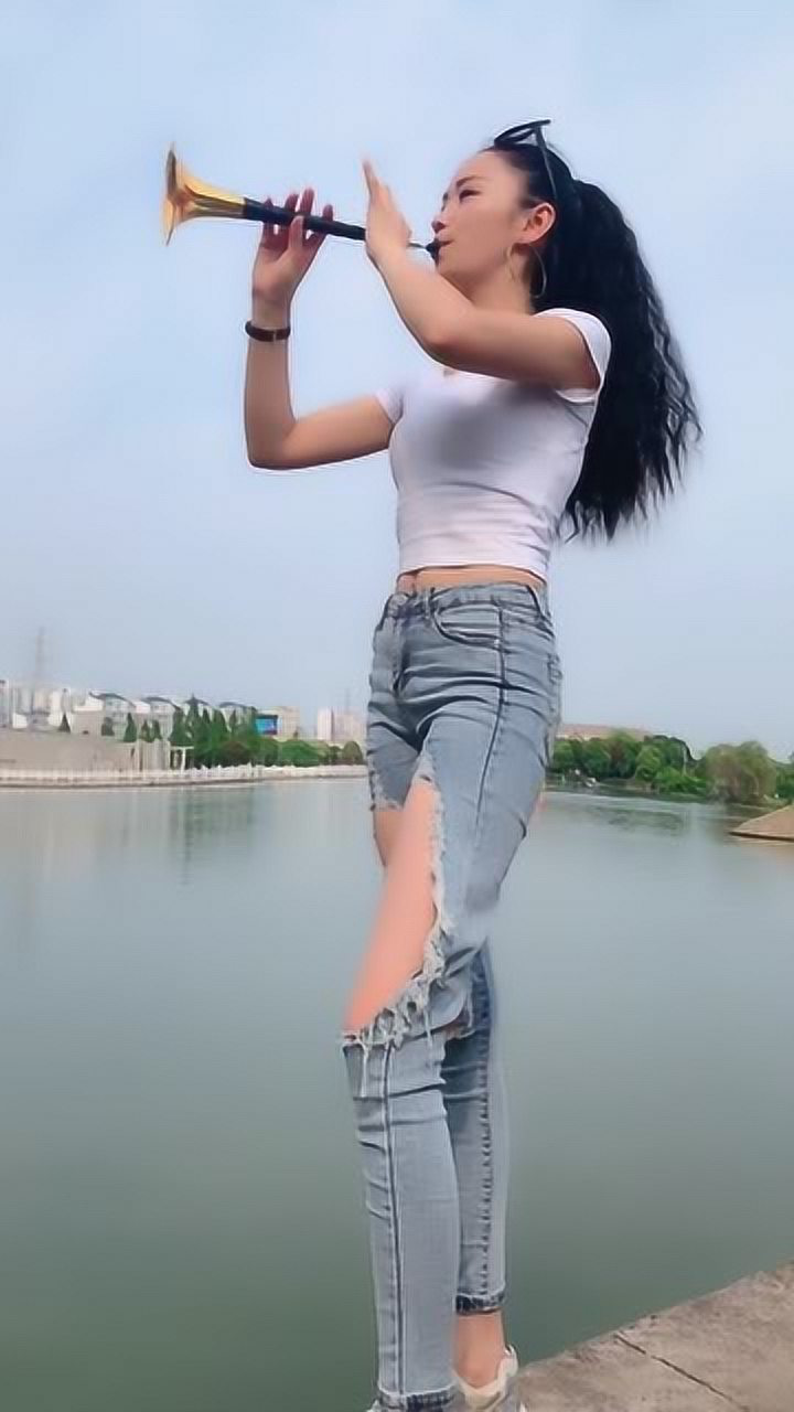 鹏仔唢呐薇姐这首曲子太好听了