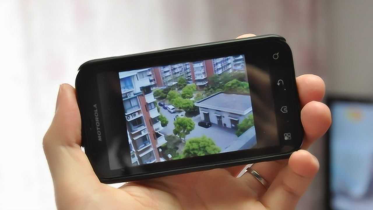 旧手机千万别扔,把它设置成监控器,就能监控家里的一切了