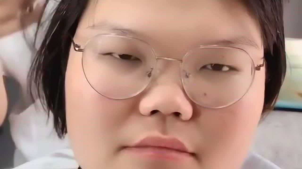 大脸盘妹子这样换个短发发型,超级好看,颜值翻倍