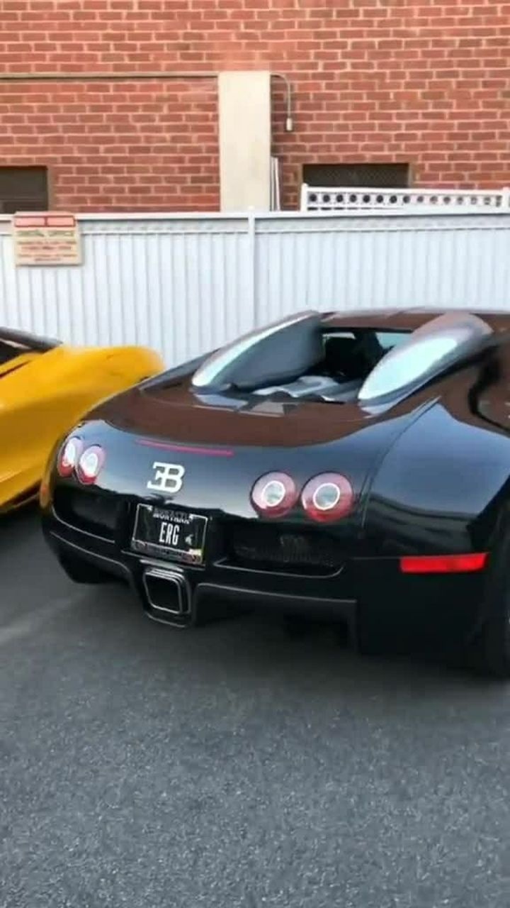 布加迪这性感的屁股哦,好帅