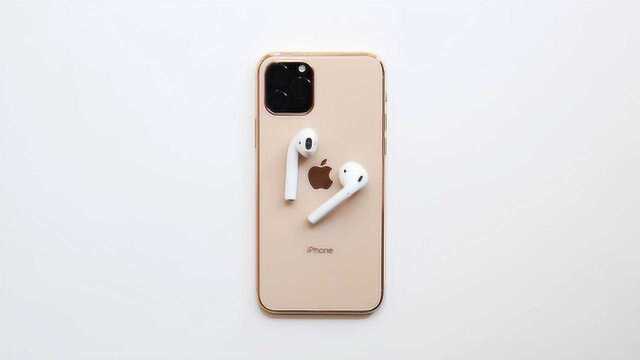 iPhone 11真机上手,后置正方形三摄,Logo居中!