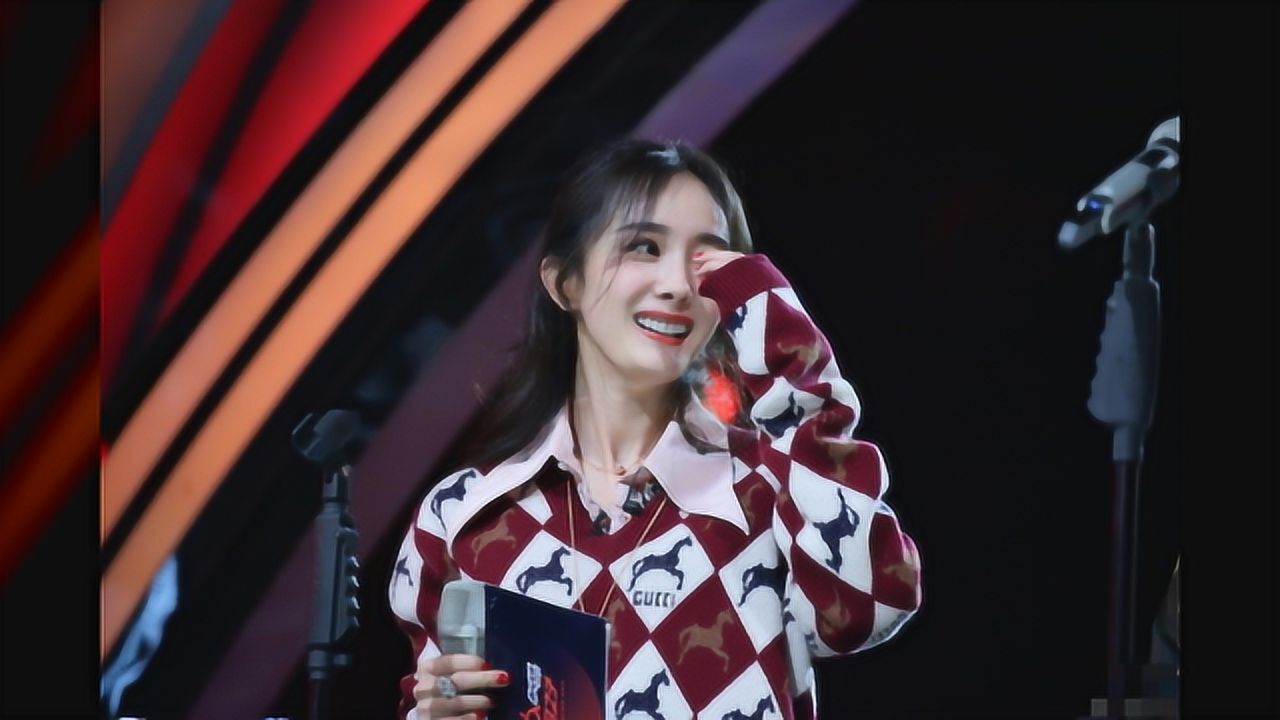 杨幂在明日之子太可爱了