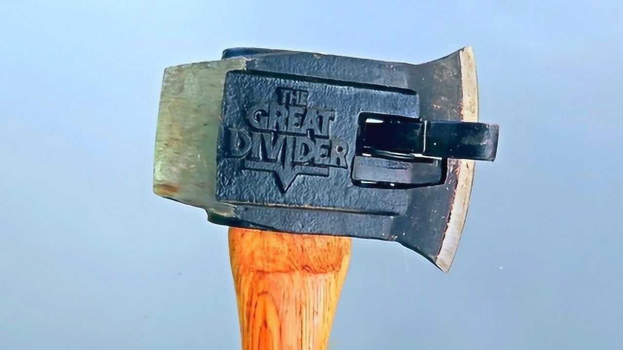 农村小哥发明转动轴斧头不会被木头卡死一天劈10吨木头