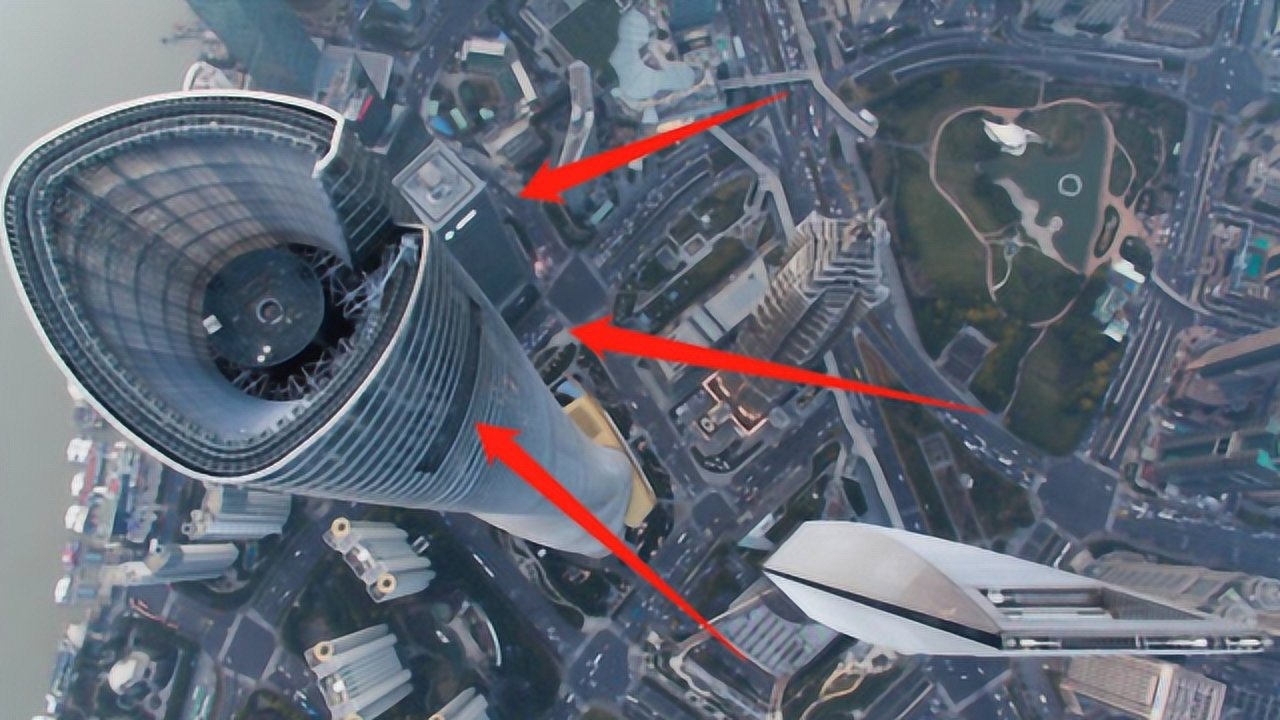 第一高楼上海中心大厦刮风时晃动幅度超1米简直心惊胆战
