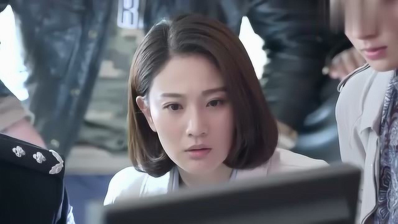 警花与警犬美女警花一眼认出嫌疑犯竟变装为女性出逃