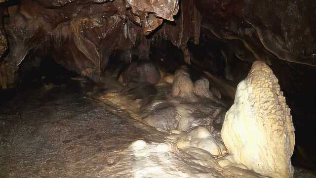 贵州省石阡县红溪屯未开发溶洞风景照片