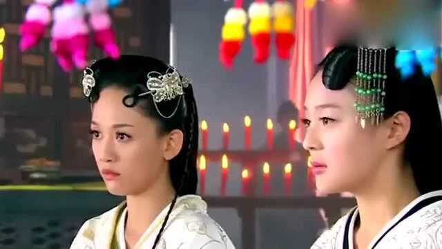 《王的女人》两个美女庙里求签,没想到看相的直接说出这话!