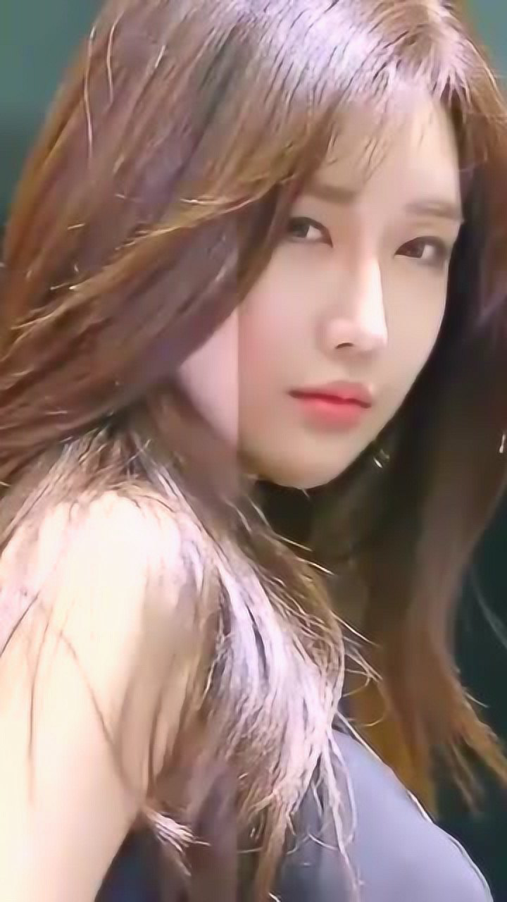 韩国车模女神柳多妍撩头发的瞬间好迷人我忍不住看了好几遍