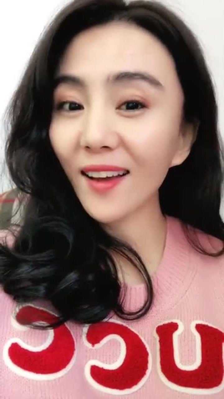 这是我见过最漂亮的岳母,都快岁60了,还风韵犹存!