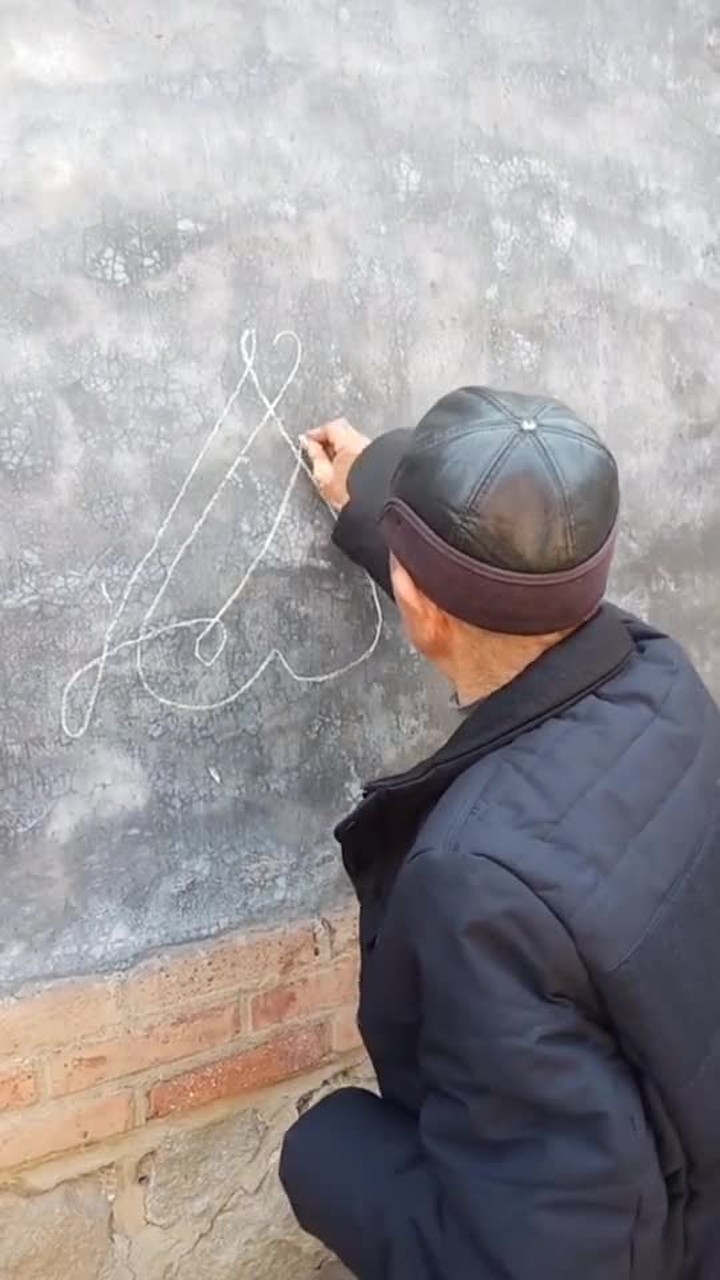 一笔画葫芦,从小的记忆,爷爷还是一样厉害!