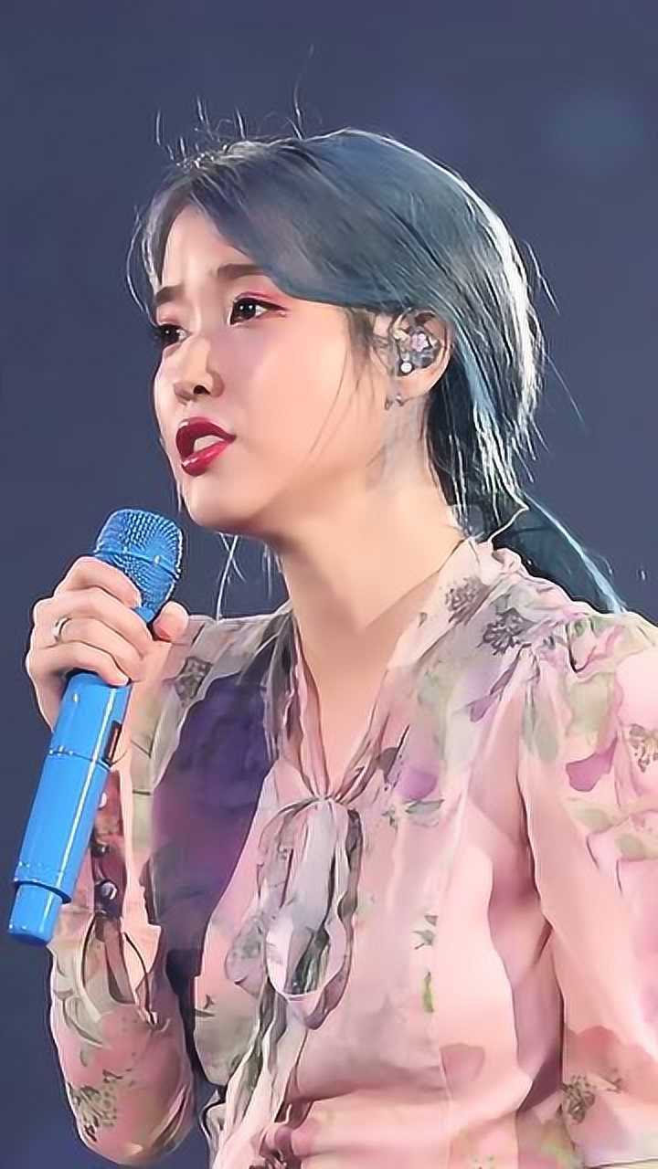 iu李知恩到底有多少种颜色的话筒,这是一个值得考虑的问题!