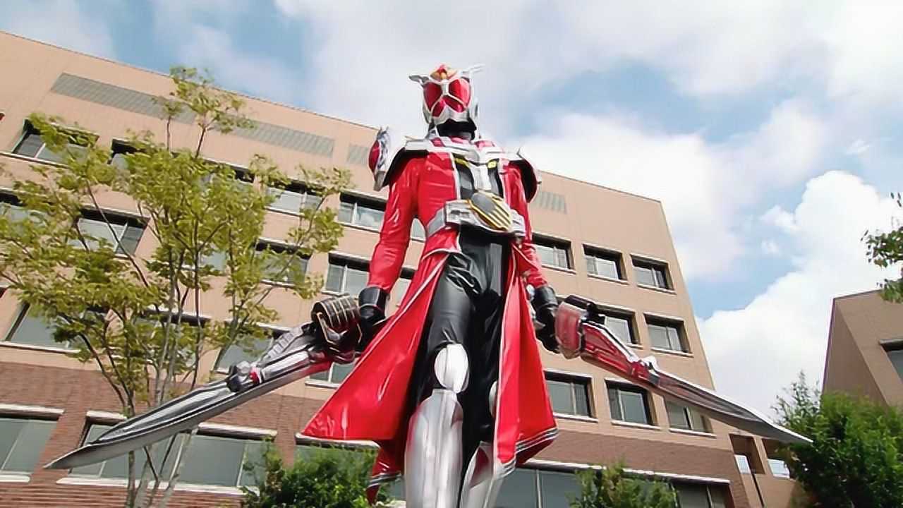 《假面骑士wizard》法爷首次变身火焰魔龙形态,大战不死鸟!