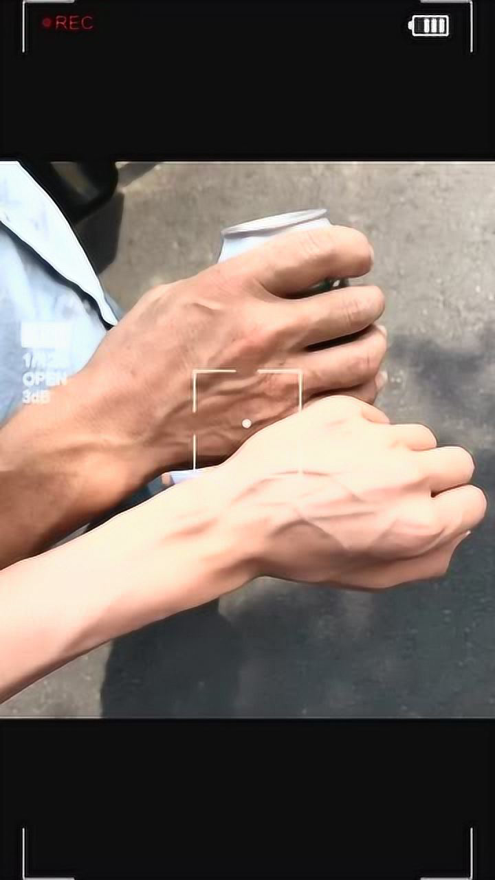 估计很少女孩子和我一样手大爆青筋像个男人一样