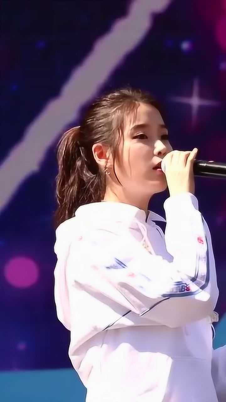 有钱的好处就是可以,这么近距离听iu李知恩唱歌