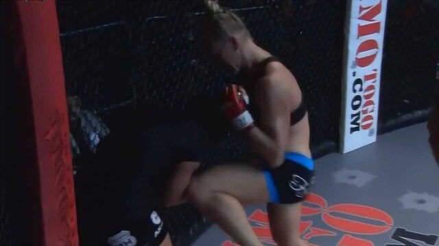 UFC女王霍尔姆这么猛!连续暴击KO对手,裁判都看不下去了!