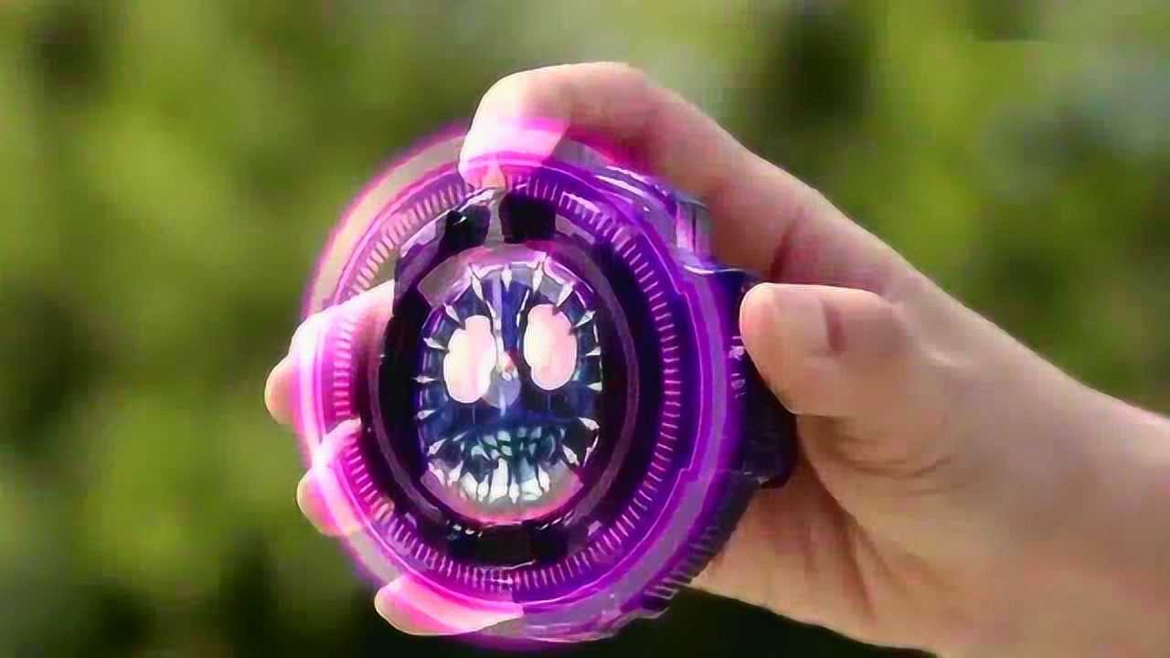 被夺去的力量异类假面骑士1号登场你这跟假面骑士core很像啊