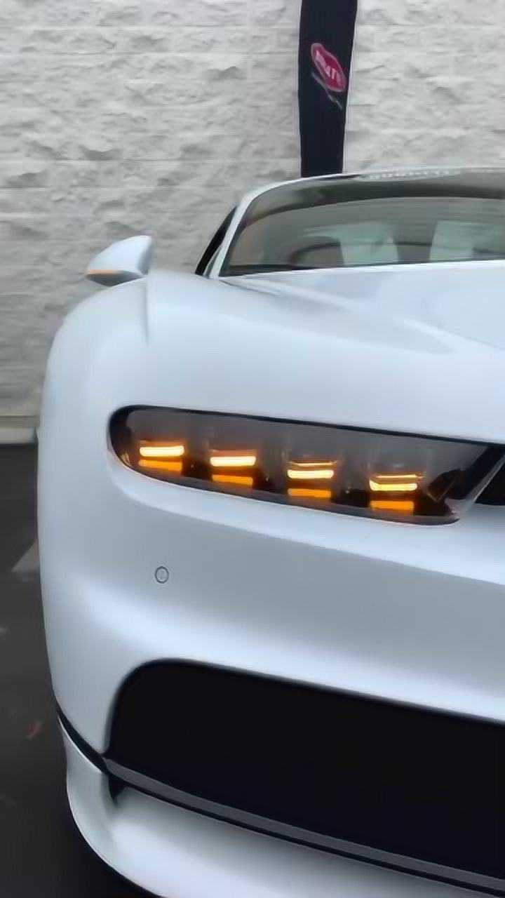 布加迪车灯展示被称为全球最贵的车灯保险公司都不给上保险