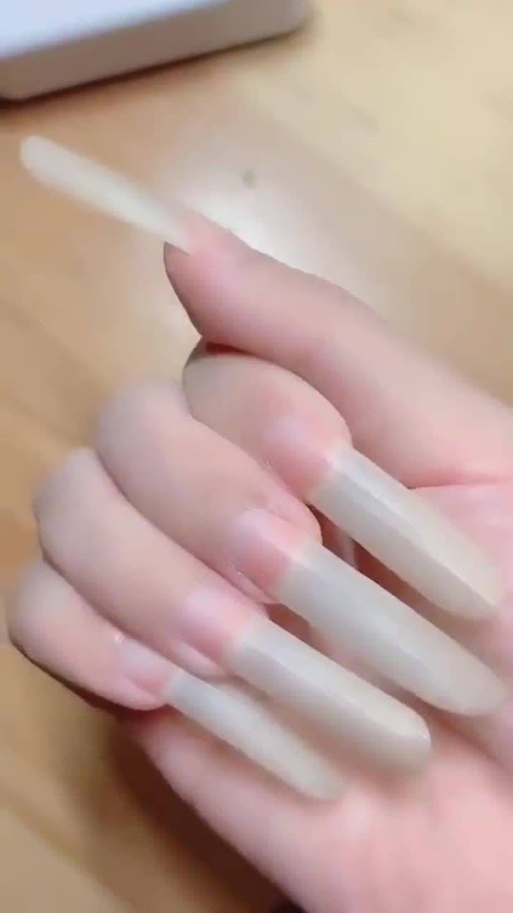这指甲真的吓人