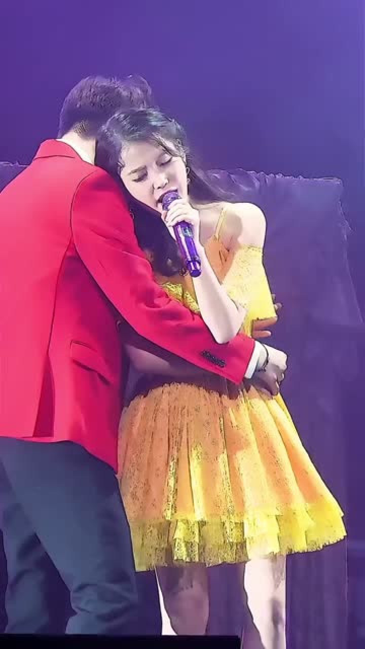 iu李知恩名场面说实话我开始酸知恩妹妹身边的伴舞了