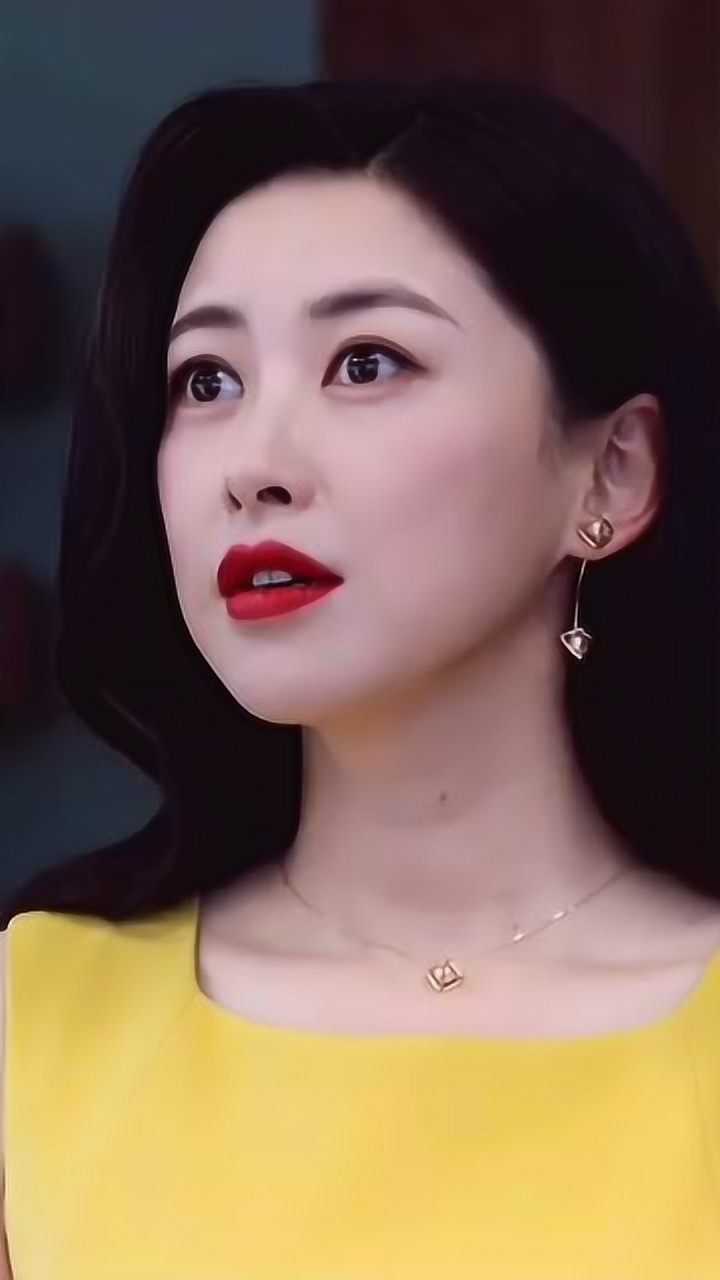 听说栗娜笑起来很美,特别是她的酒窝,你有没有被女神迷到?