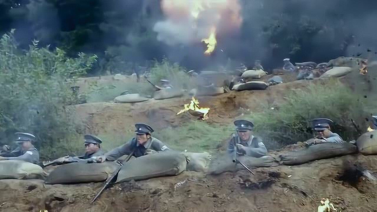 北伐军大战北洋军阀,两军在农民的庄稼地打仗,农民伯伯心疼坏了