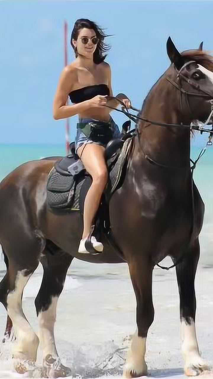 kendall肯豆和友人一起骑马,真是又美又飒!_腾讯视频