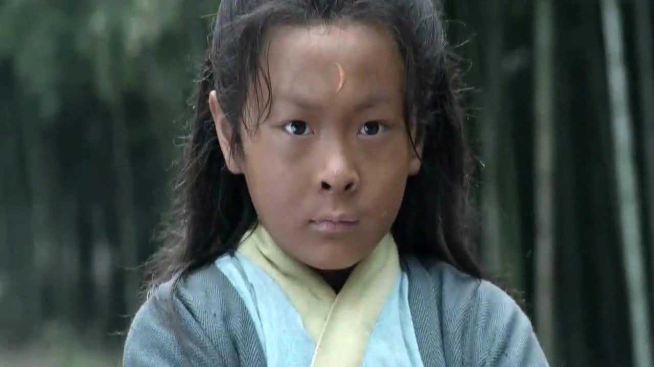 小包拯目睹哥哥被杀额头的月牙发光改变了包拯一生