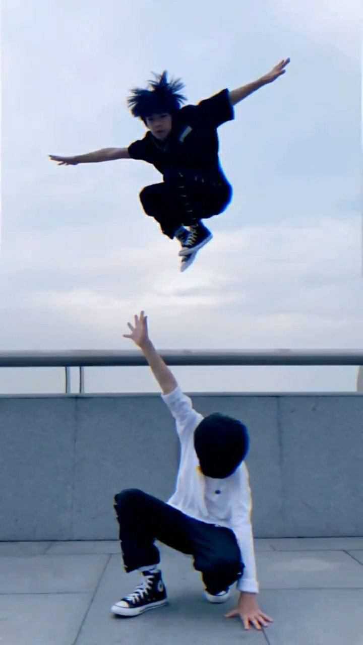 大家好,我是弟弟张铁程