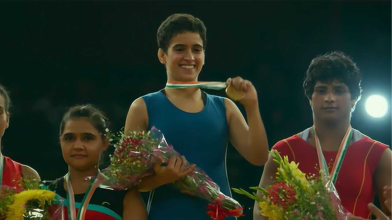 摔跤吧爸爸巴比塔赢得国家冠军姐姐却在国际比赛中接连失利