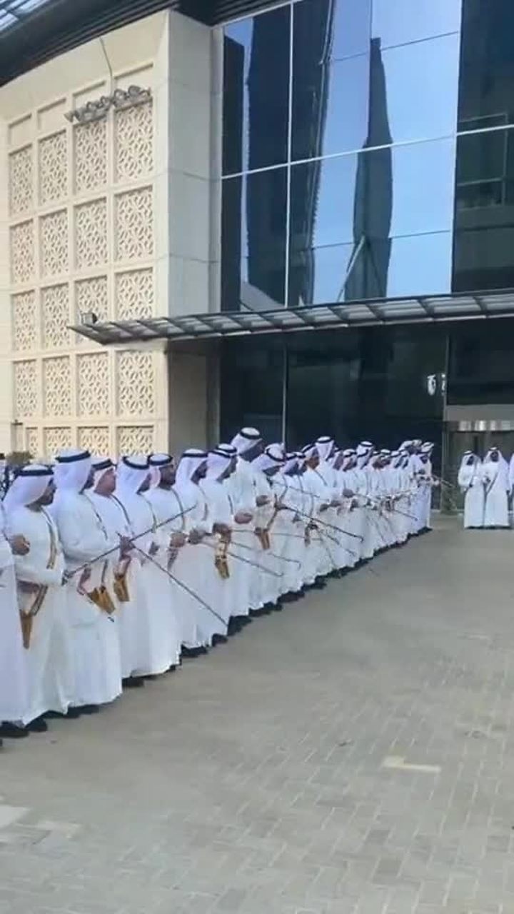 迪拜的土豪哥哥们的棍子舞_腾讯视频