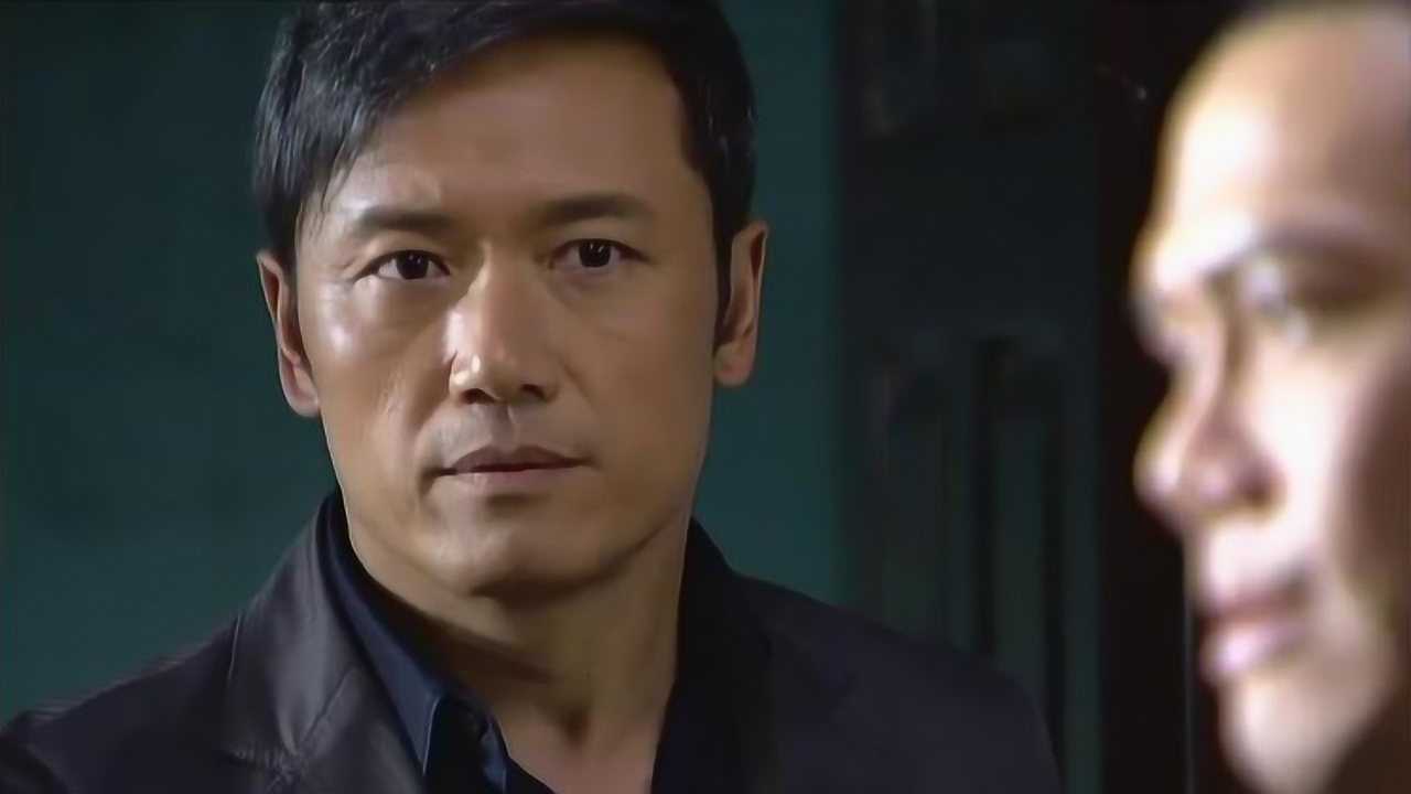 学警狙击小伙独自闯犯罪工厂却被大佬发现了他会有事吗