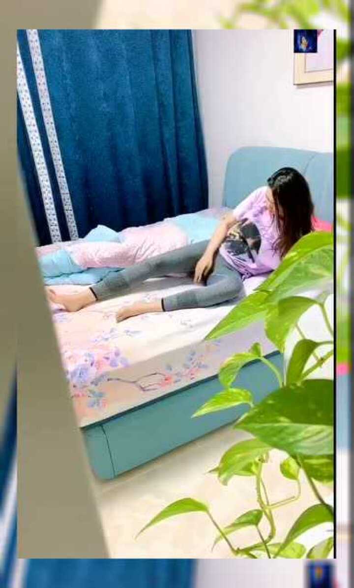 趁着女朋友睡着,给她脚底抹牙膏,第二天真的有效果