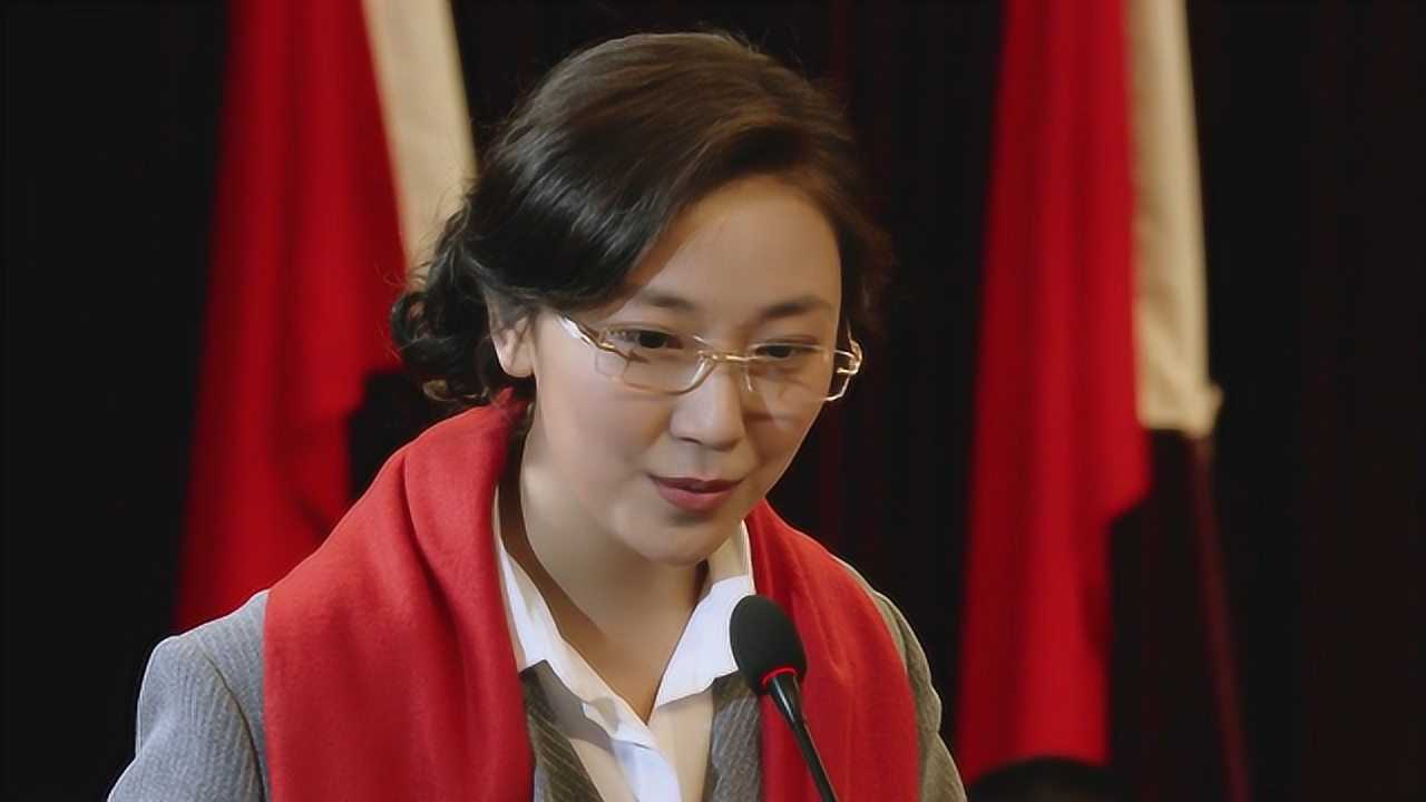 希望的大地柳莹在大会上质疑厂长不愧是总工程师就是有胆量