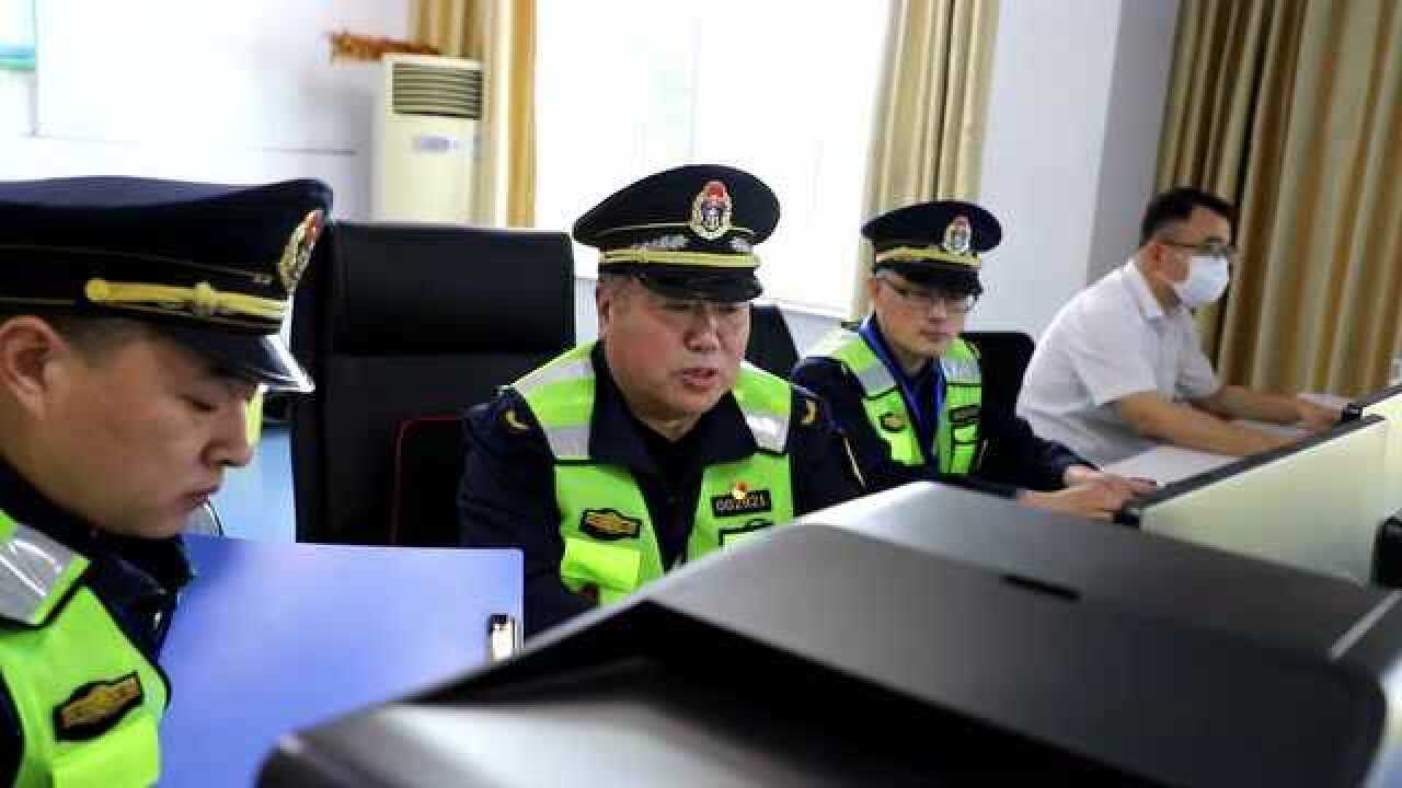 "公路卫士"田自力 高速公路上一颗永不生锈的螺丝钉