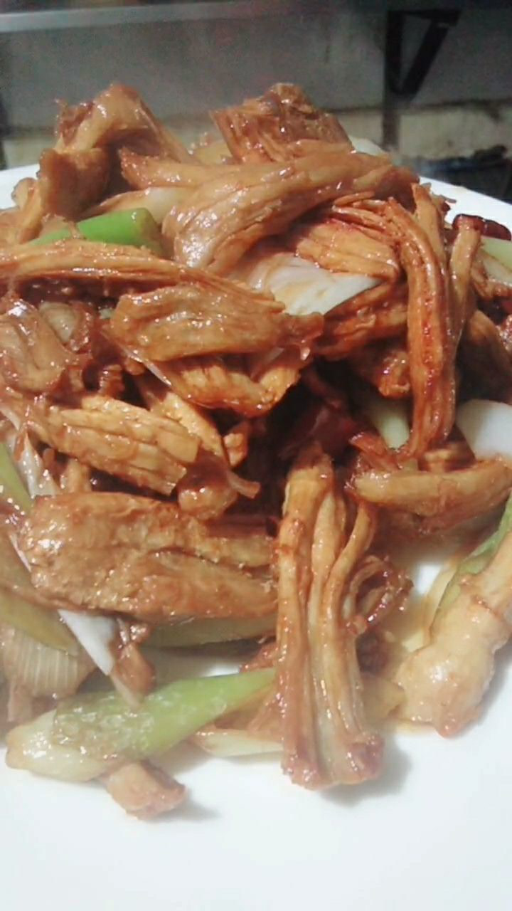 生哥教你做好吃的葱爆拆骨肉,做法简单,营养丰富