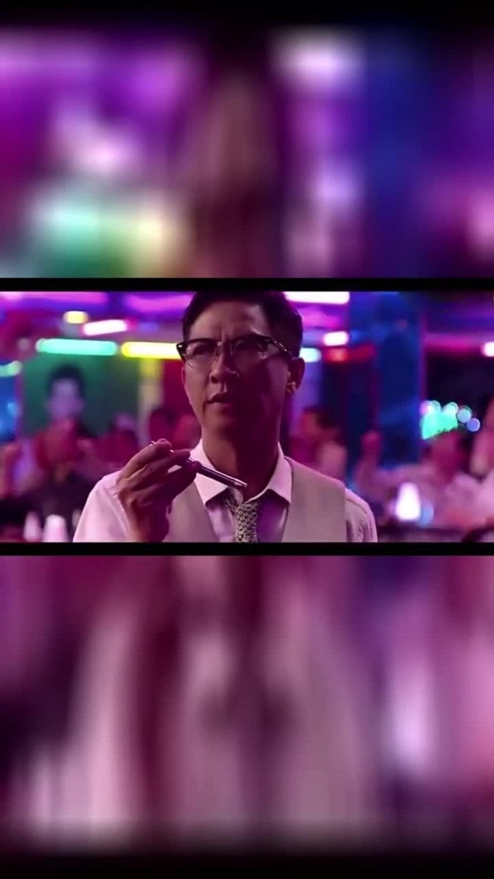 澳门风云2小马拿出疫苗给发哥注射肌肉强化剂