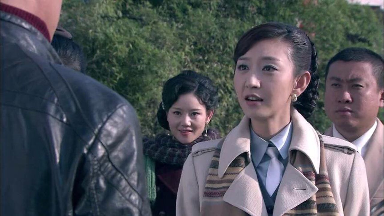 蓝蝶之谜丁探长自大妄为轻视私家侦探却被刘艾琳嘲讽