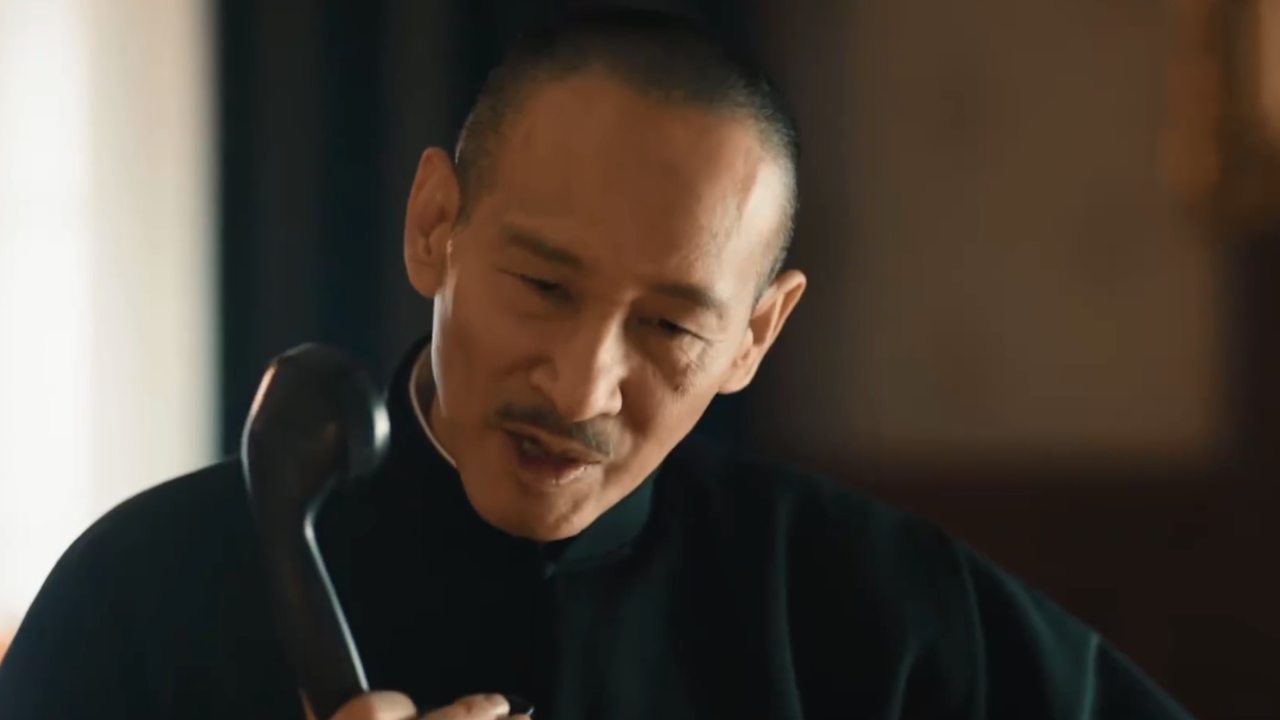 大决战:解放军围城,卫总司令坐上飞机就跑,哪想老蒋追