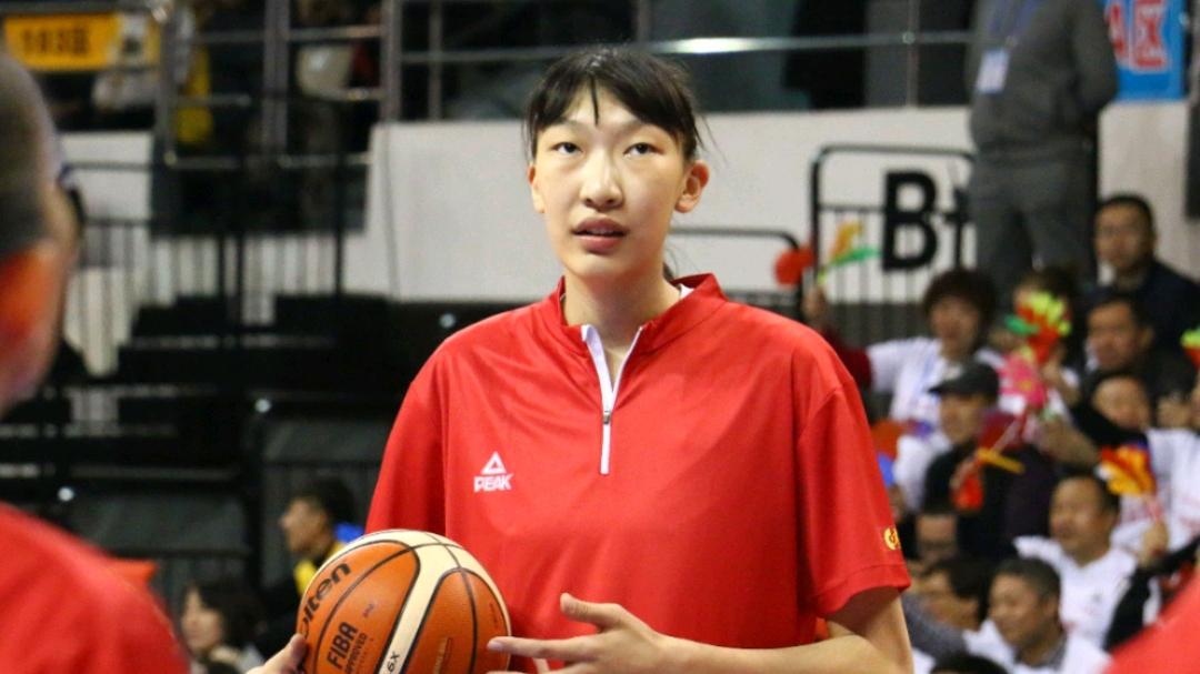 李梦开局闪电送助攻 韩旭高举高打得分太轻松