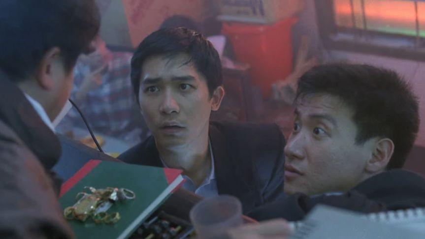 阿飞偷来老大的陪葬金表和钻戒,不料全部加起来只值50块,真逗