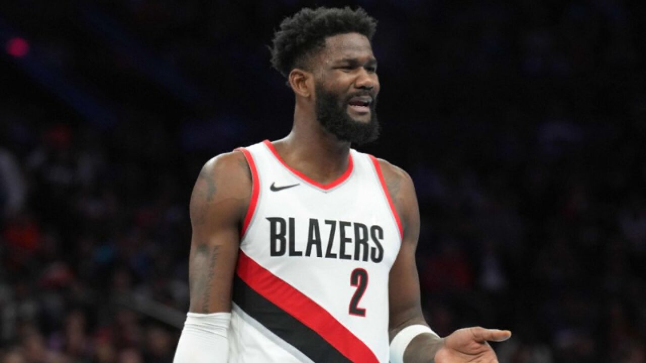 布克阴阳怪气:艾顿对阵太阳格外用力 希望他每天都类似表现