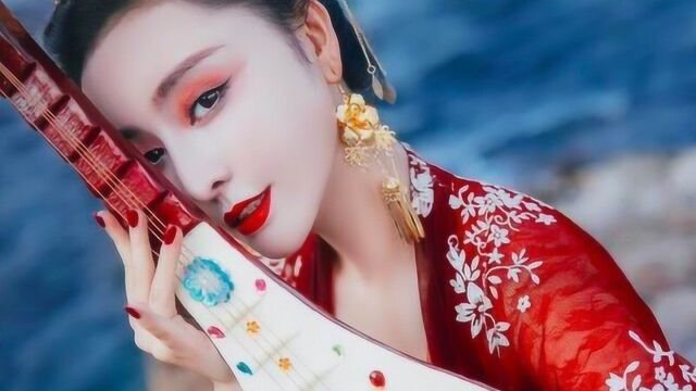 何承熹学范冰冰拍武媚娘,一身艳红色妆容魅惑无比,画面很惊艳