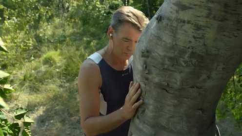 尸骨袋：男子好奇摸了一棵树，却惹祸上身