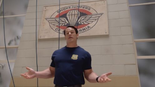 约翰塞纳在新电影《救火奶爸》现场分享拍摄心路历程致敬空降消防员
