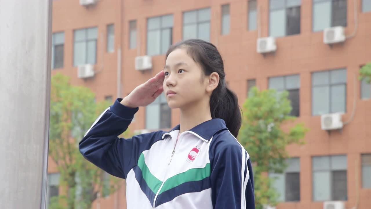 丰城春波学校之国旗护卫队