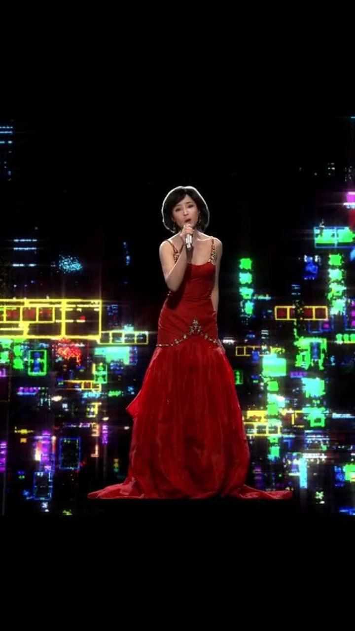 邓丽君演唱会全息投影回忆重现泪止不住的流