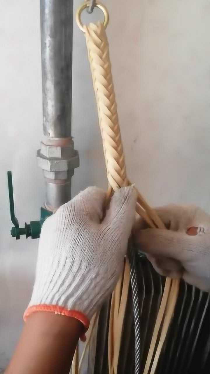 这做鞭子技术也太好了看的我目瞪口呆厉害了