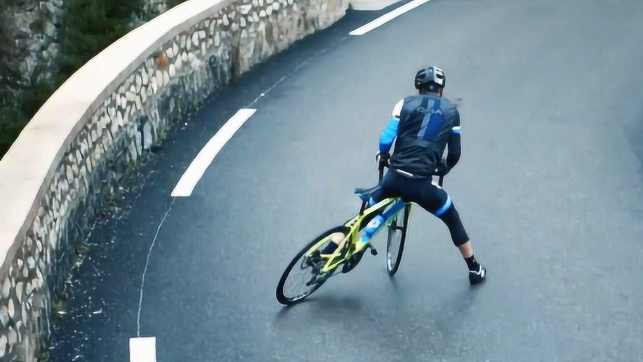 史上最强自行车漂移压弯一气呵成网友咱不配骑自行车