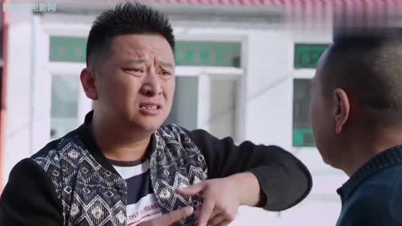 《一村之长之生日快乐》父子交锋,为一外人闹僵所为何事