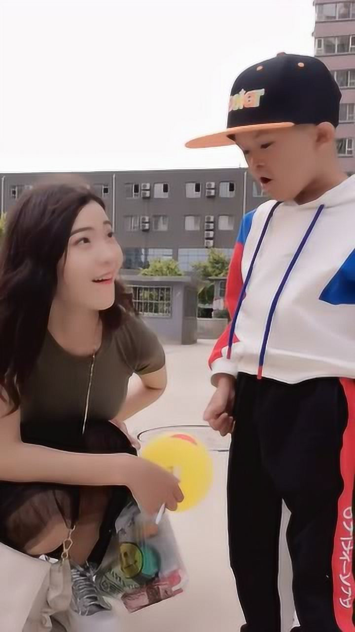 小马云厉害了保姆陪同和小伙伴玩曝光网友小马云看起来好呆